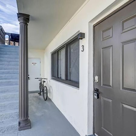 Chic Retreat: 2Br Apartment! Форт-Лодердейл Экстерьер фото