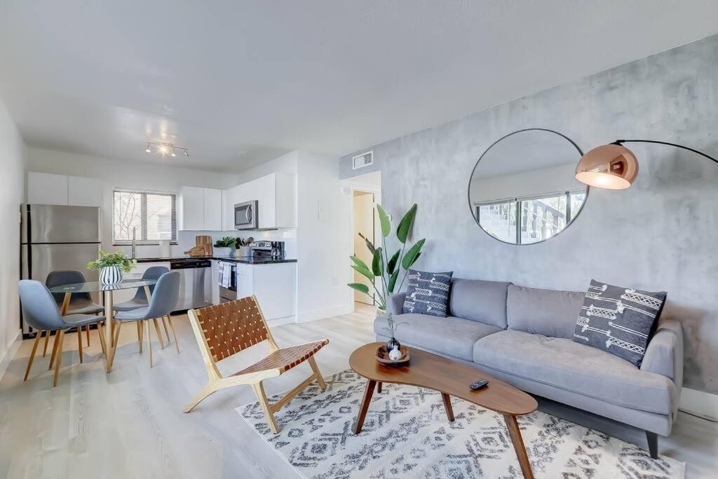 Chic Retreat: 2Br Apartment! Форт-Лодердейл Экстерьер фото